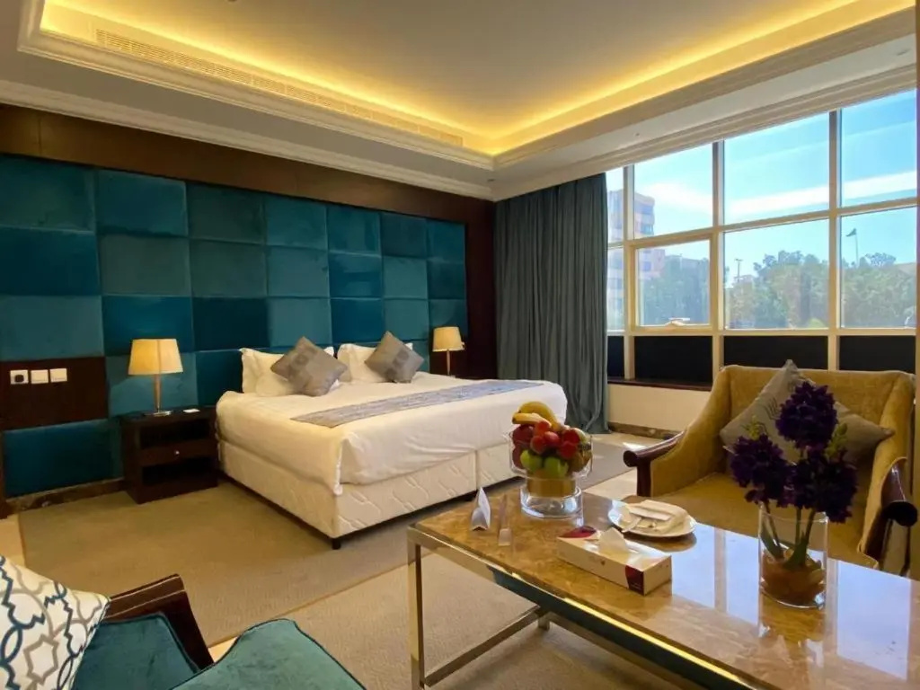 Deluxe Double Suite (full double bed)