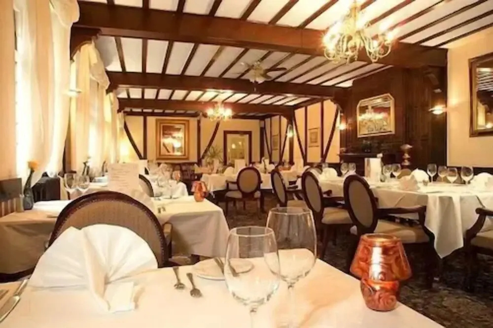 Crown & Cushion Hotel - Général
