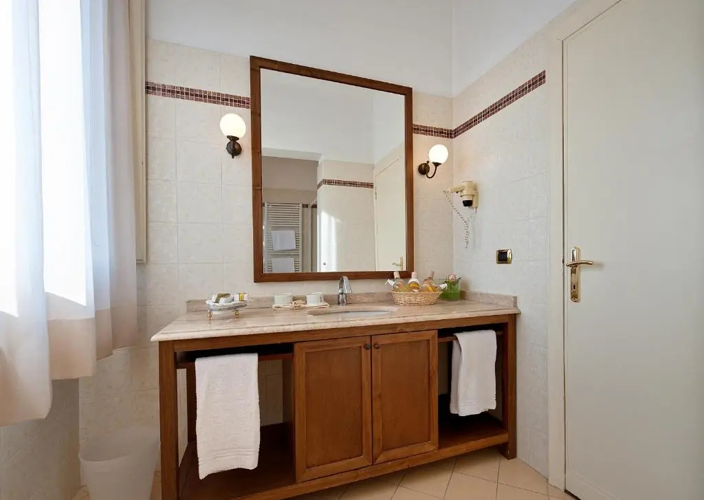 Grand Hotel Nizza Et Suisse - Chambres