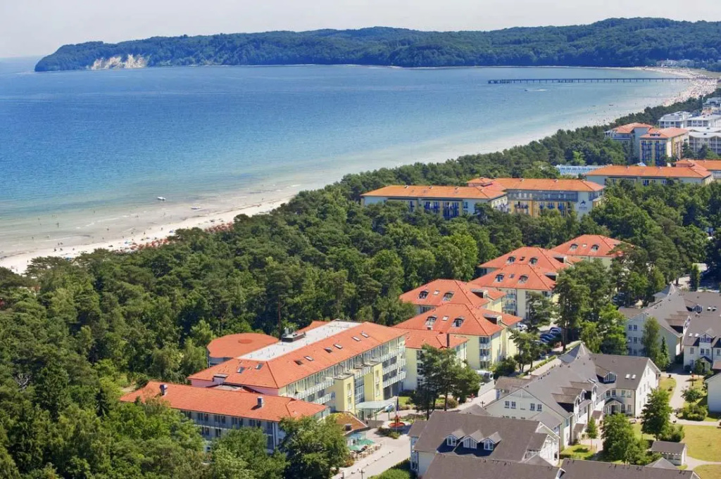 Beach & Waterfront