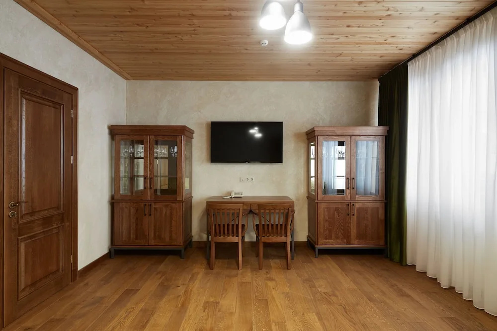 Double Suite with mountain view (full double bed)