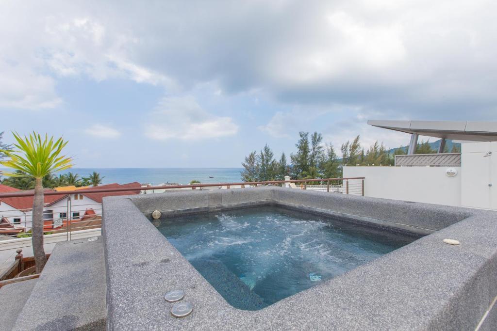 The Palms, Kamala Beach