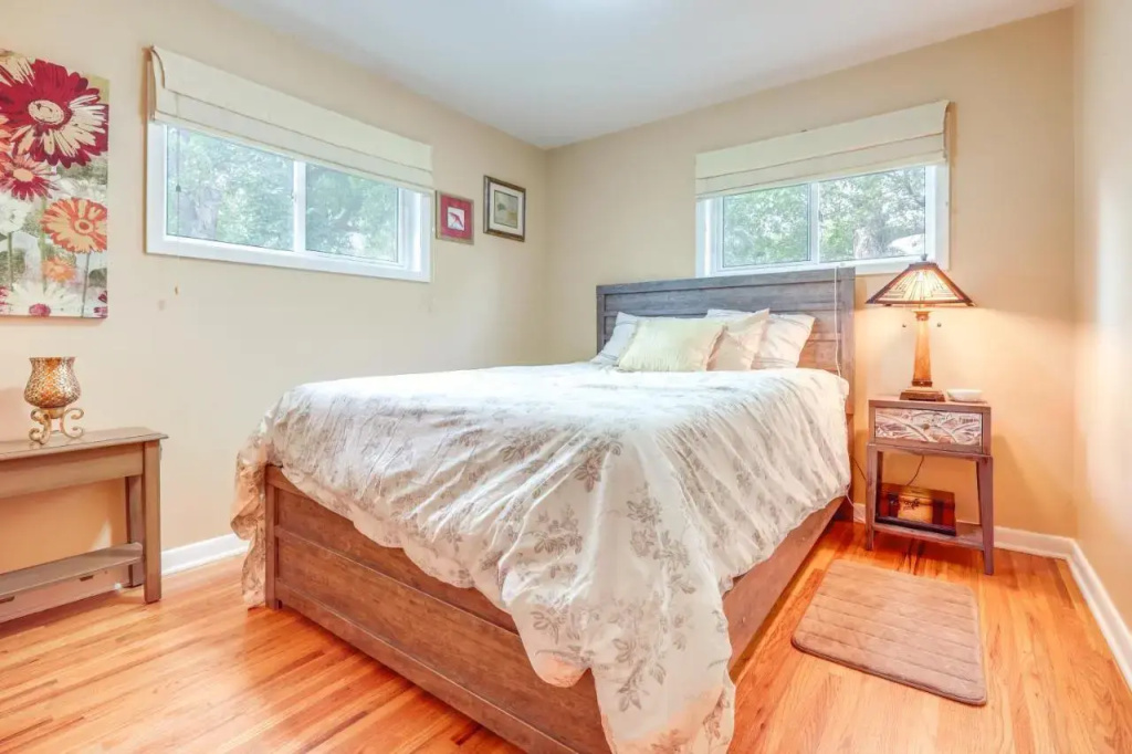 8 Mi to Lake Bowdoin: Pet-friendly Family Home! - фото 4
