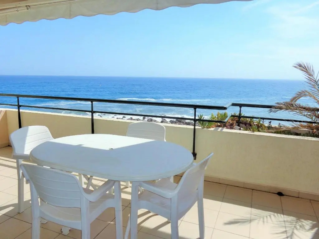 T2 Coin Chambre, Terrasse 1Ere Ligne Mer, Piscine