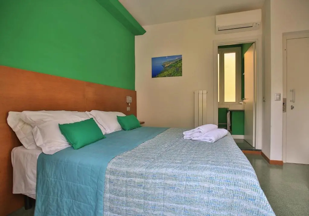 Deluxe Double room with balcony and with sea view (full double bed)