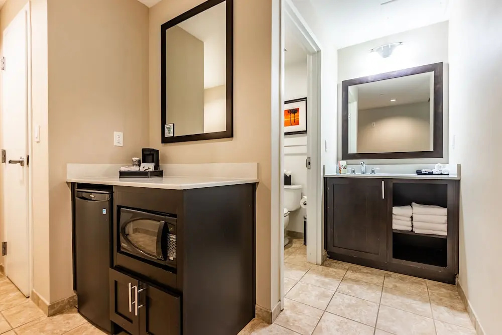 Standard Quadruple room with land view