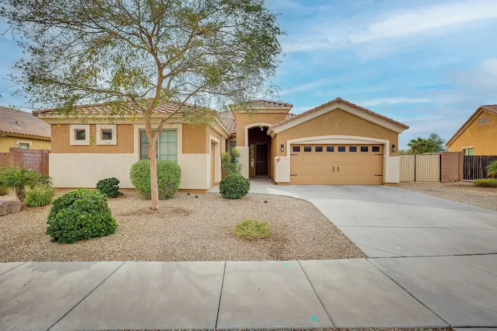 Beautiful Goodyear Home w/ Pool & Gas Grill!