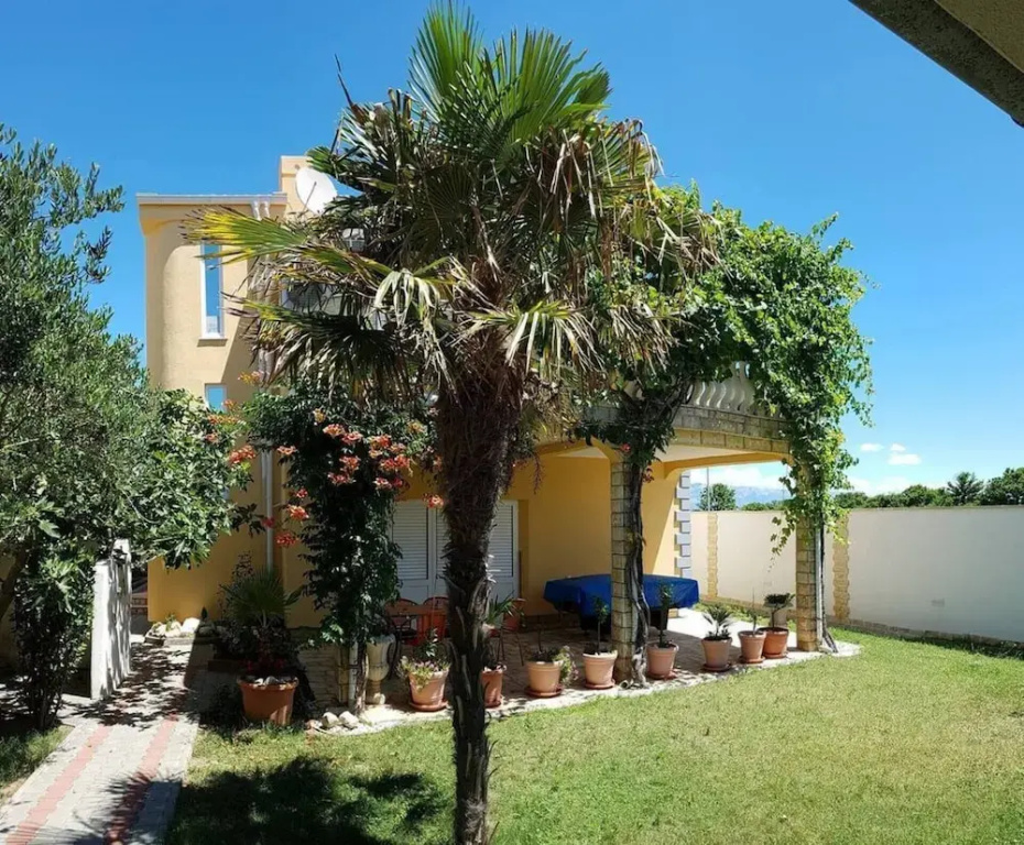 Beautiful 3-bed Apartment With big Terasse in Nin