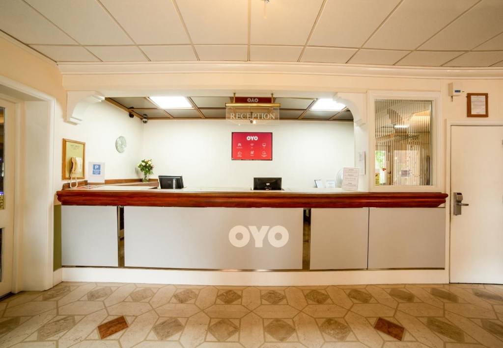 Lobby & Reception
