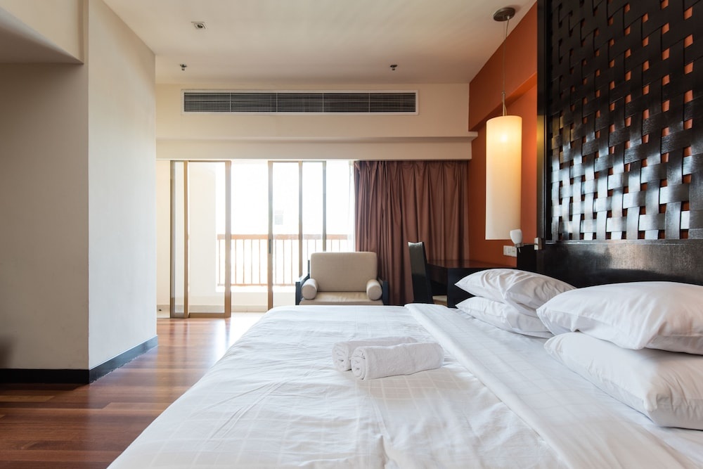 Resort Suites Hotel by FlexiStay