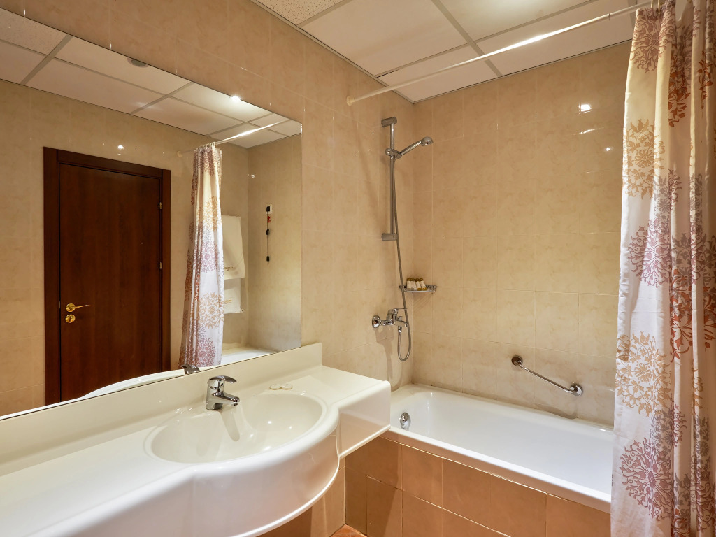 Yantra Grand Hotel by null