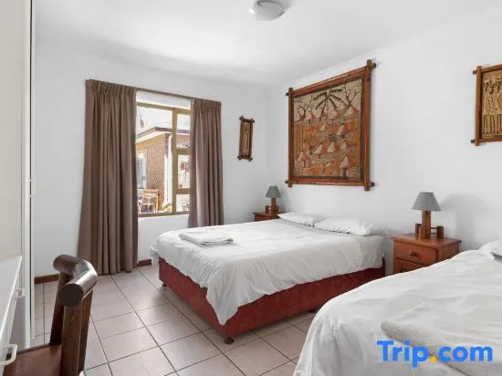 3 Bedrooms Apartment