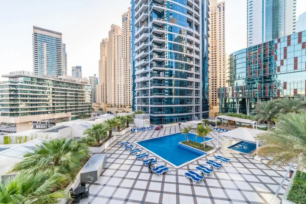 Stunning Apartment w Dubai Marina View