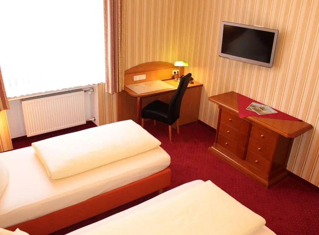 Classic Double room (full double bed)