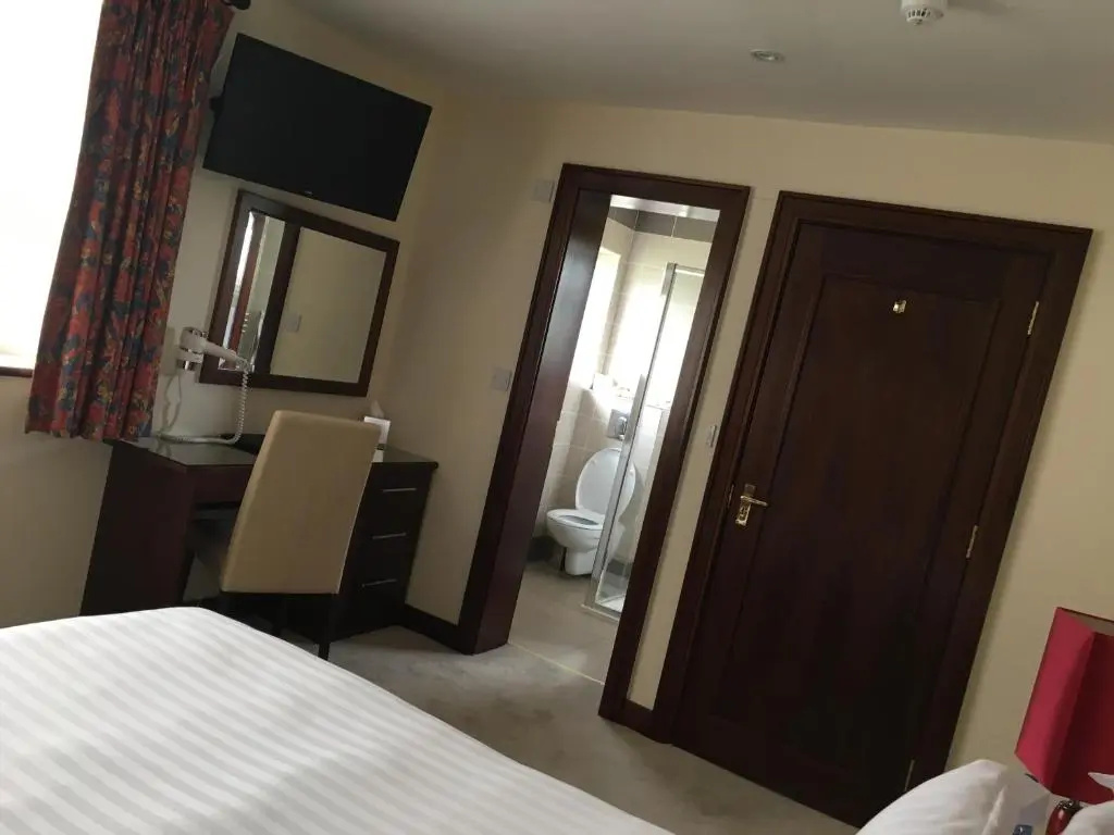 Deluxe Double room (full double bed)