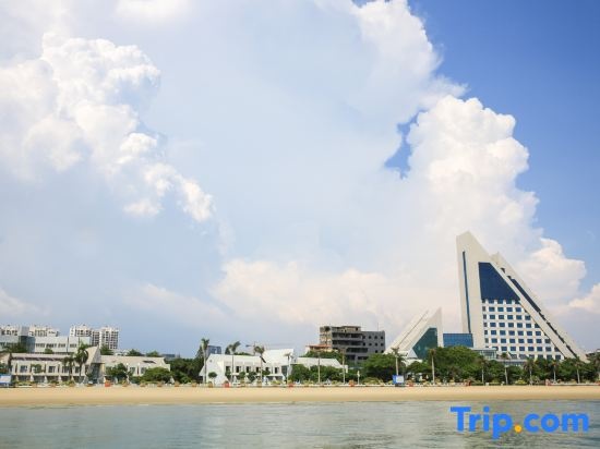 Beach & Waterfront