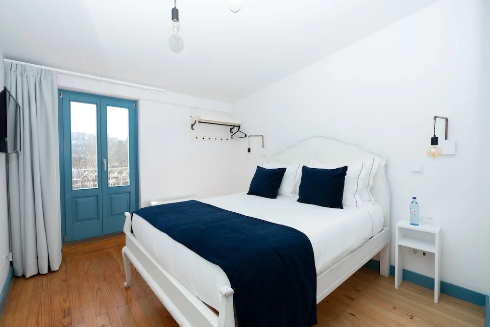 Standard Double room with river view (full double bed)