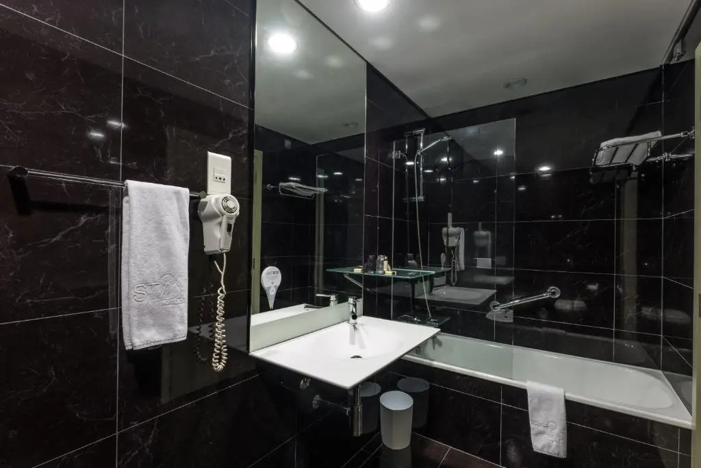Stay Hotel Guimarães Centro - Chambres