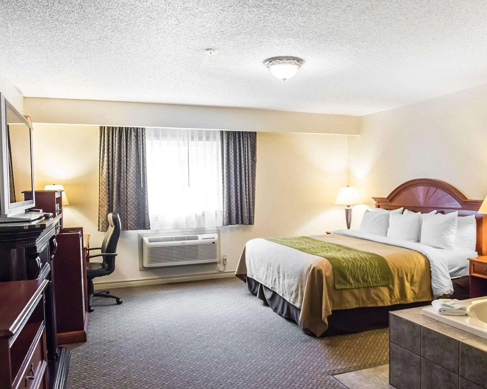 Comfort Inn & Suites Thousand Islands Harbour District - фото 4