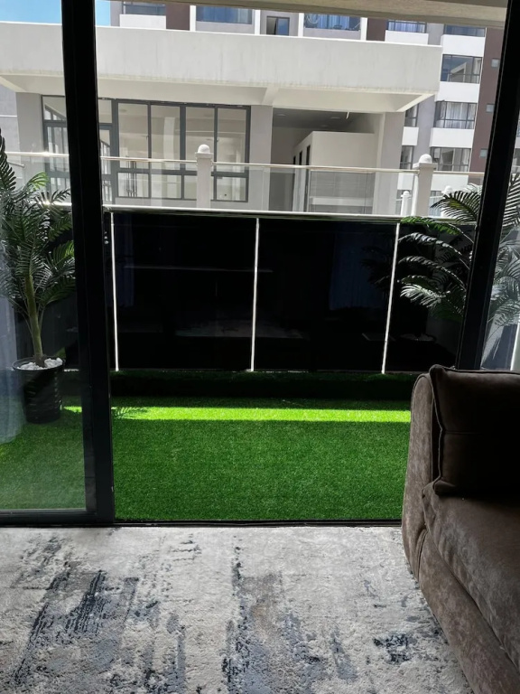 Nairobi Airbnb - Fast Wifi, Swimming Pool, gym