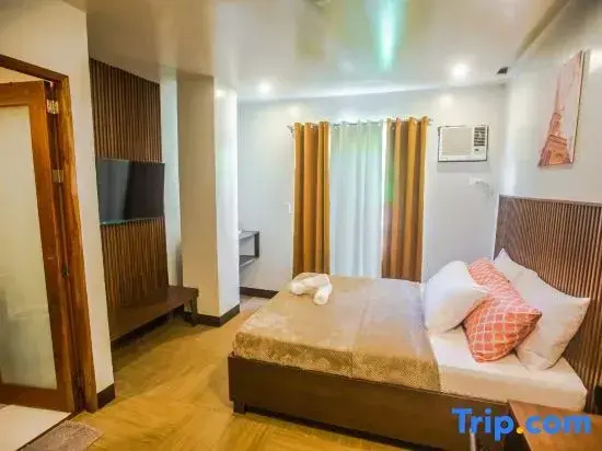 Deluxe Double room (full double bed)
