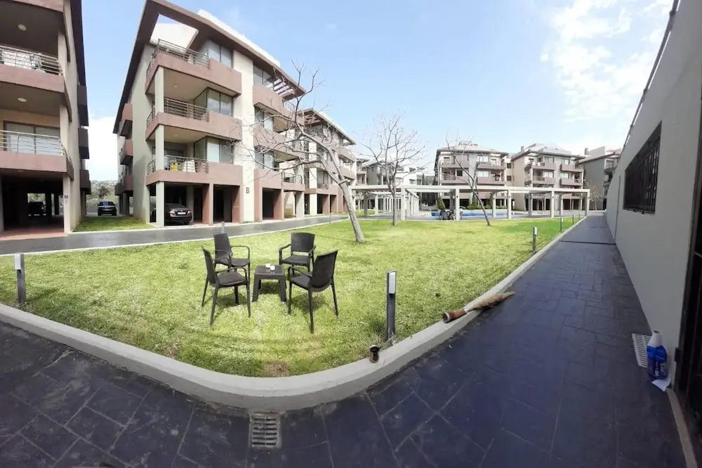 Chalet Inbatroun, Pool, Gym, Generator is Included
