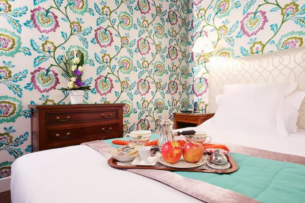 Relais Hotel Du Vieux Paris 11