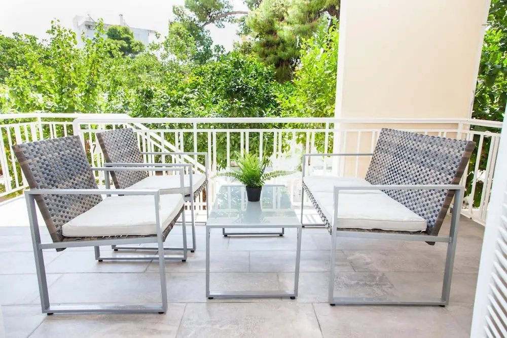 Sunny and Minimal apt in Glyfada With 3 Bdrm