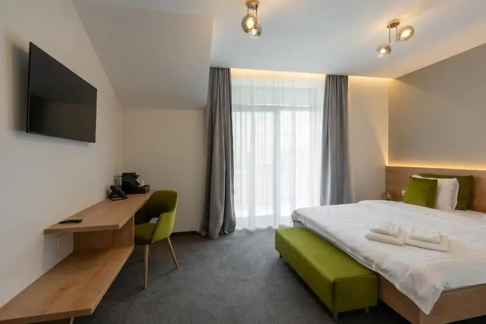 Deluxe Double room with balcony (full double bed)