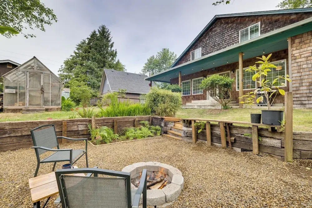 Charming Rockaway Beach House, Walk to Ocean!