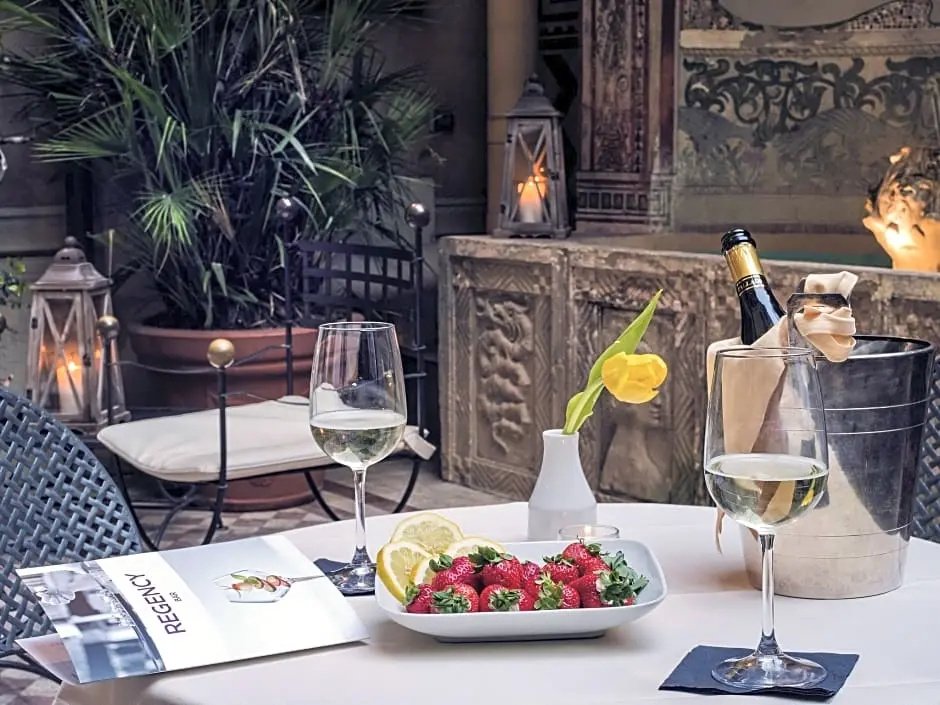 Food & Beverage