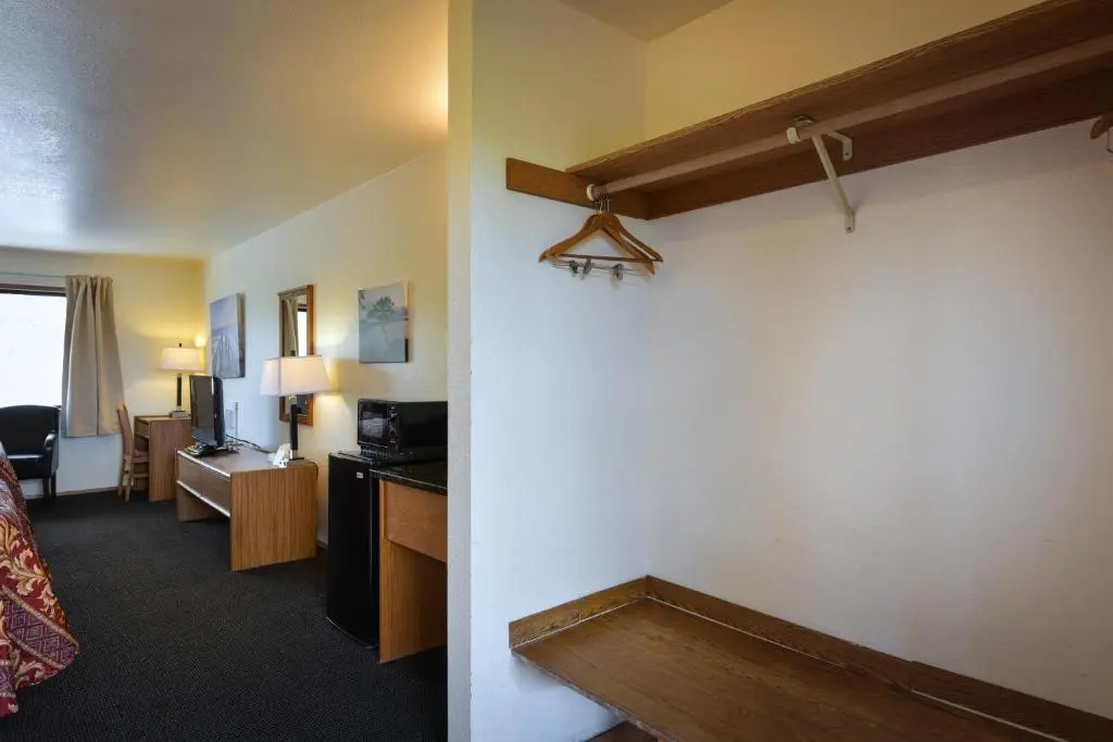 Deluxe Double room with sea view (full double bed)