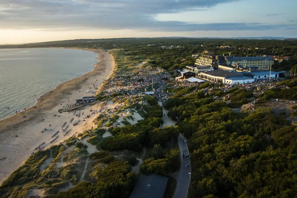 Beach & Waterfront