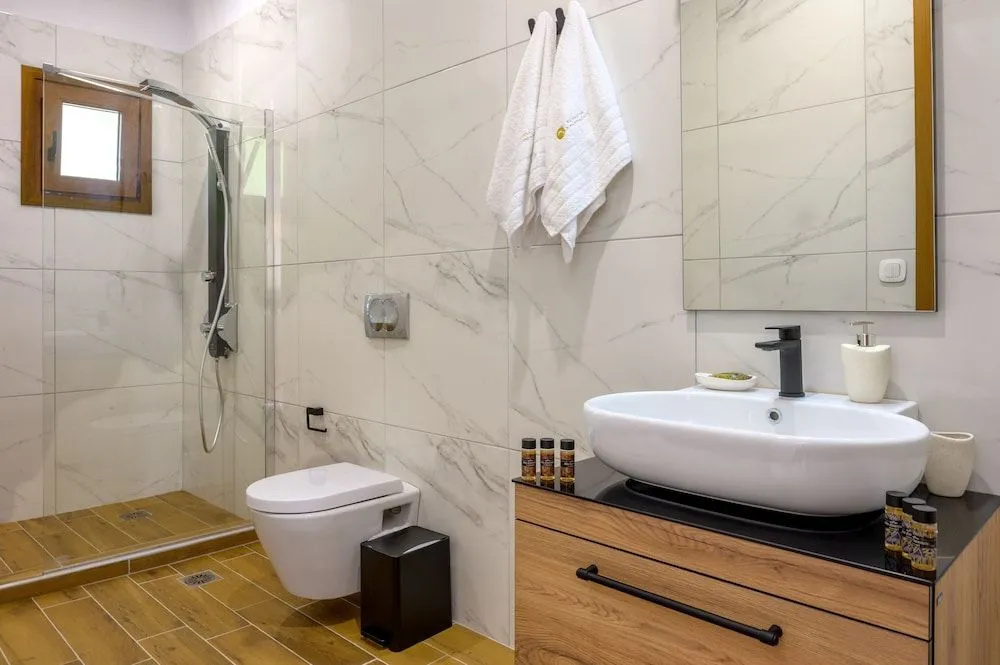Komitsa Luxury Apartments, ,