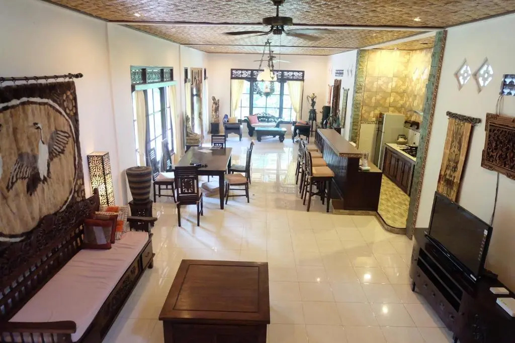 2 Bedrooms Villa