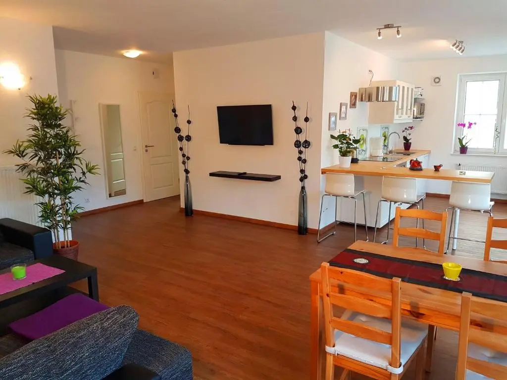 2 Bedrooms Apartment