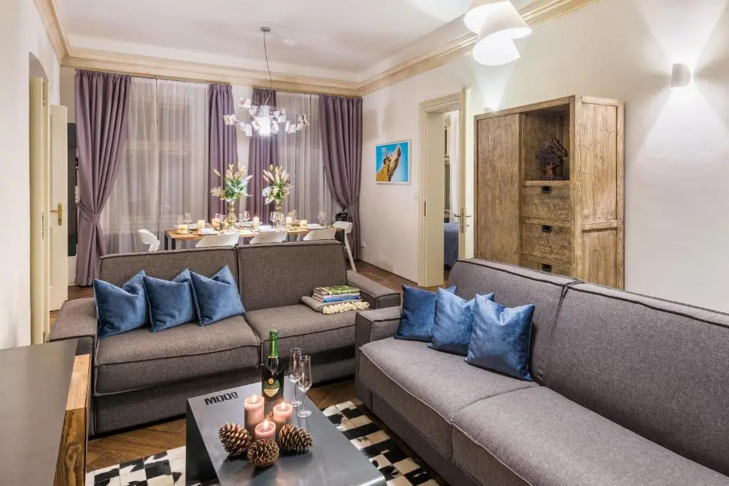 3 Bedrooms Apartment