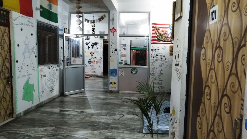 Zigzag Hostel Agra