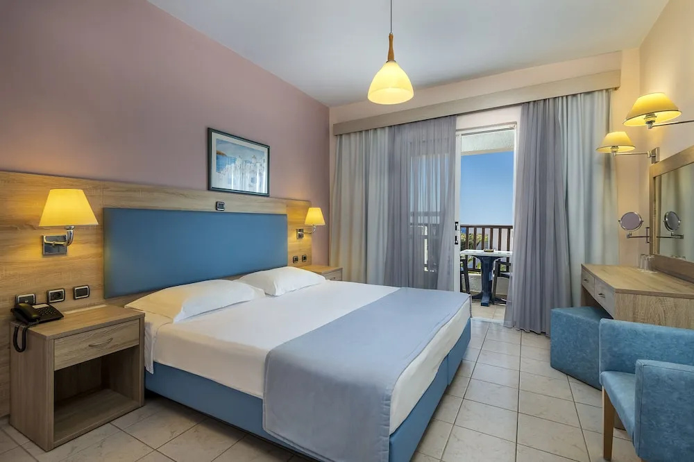 Suite with balcony
