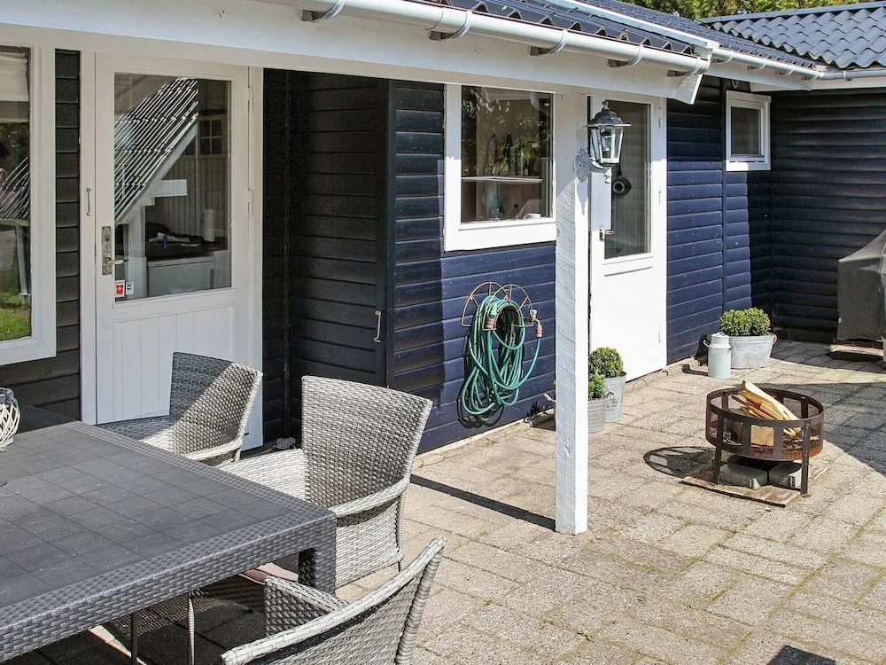 Tranquil Holiday Home in Rødby Near Sea