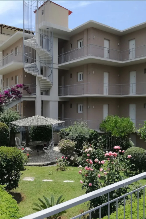 Lilly Apartments