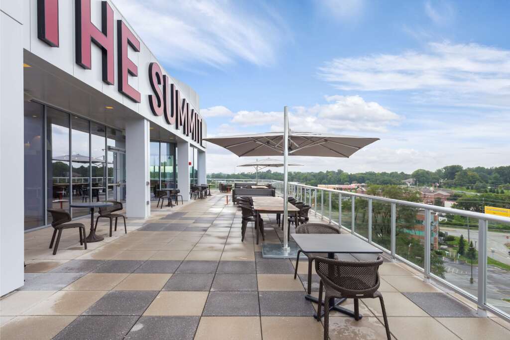 The Summit Hotel by null