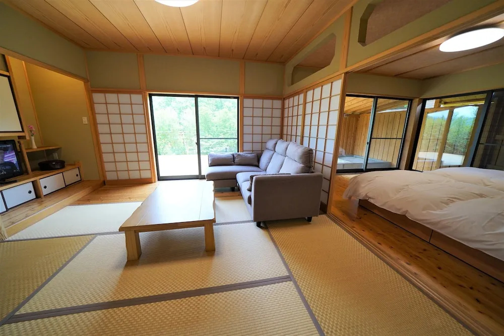 Standard Double room with balcony (full double bed)