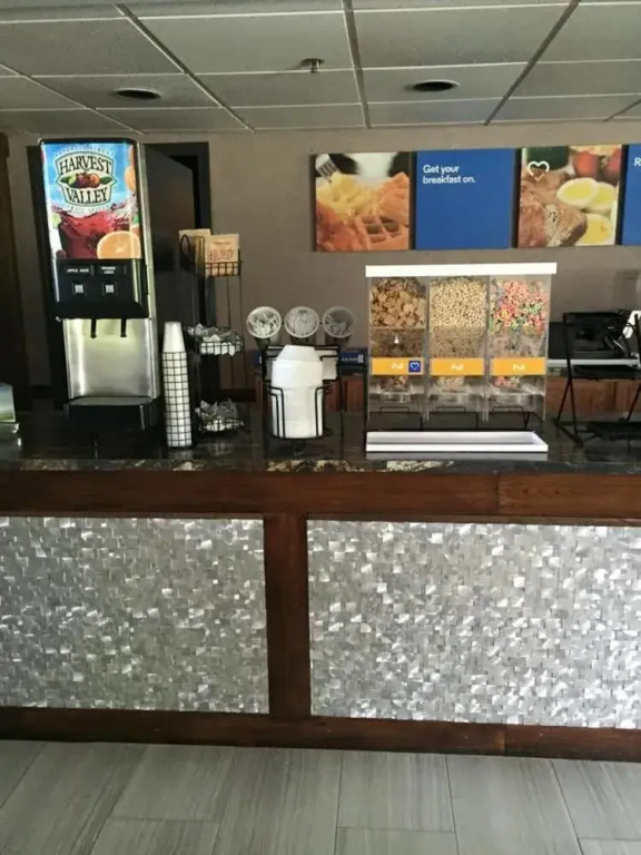 Dunes Express Inn & Suites - фото 12
