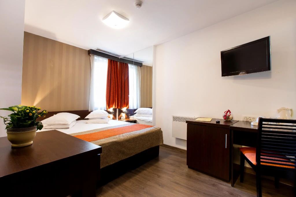 Economy room