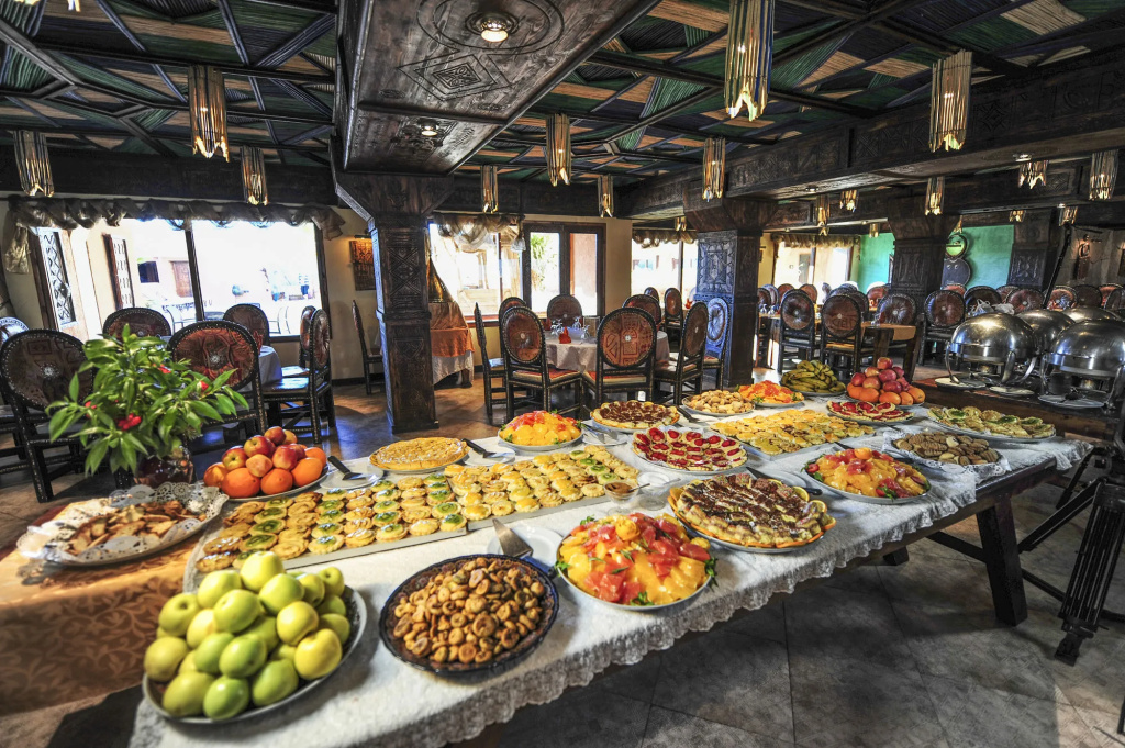 Food & Beverage