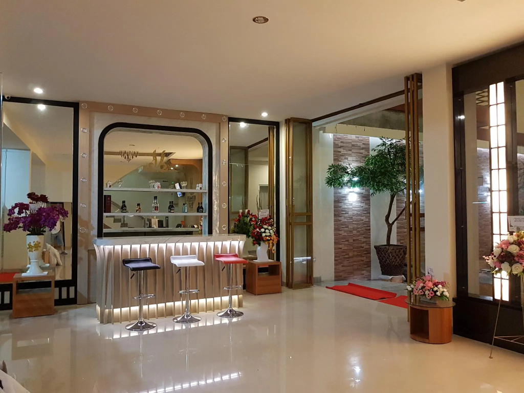 Lobby & Reception
