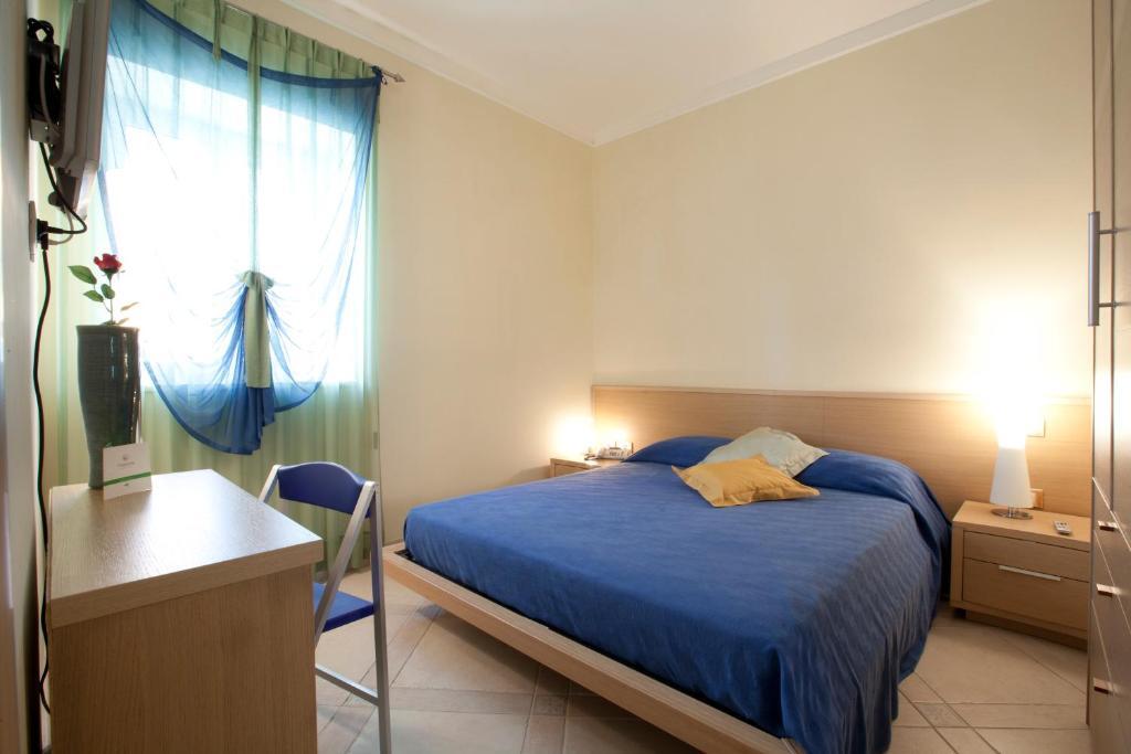 gallery_image_hidden_5