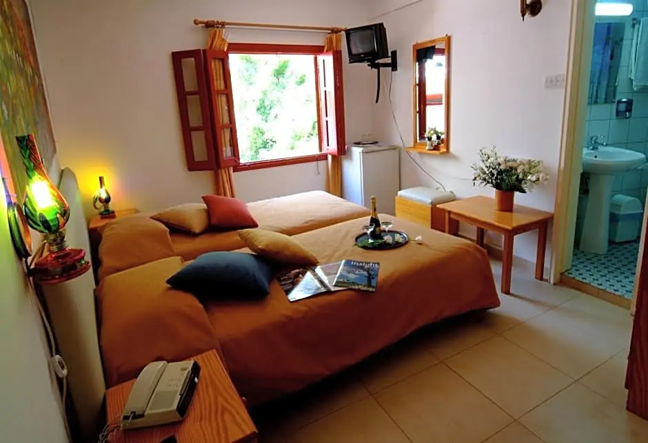 Kiniras Traditional Hotel & Restaurant - Chambres