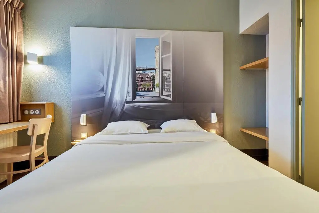 Double room (full double bed)